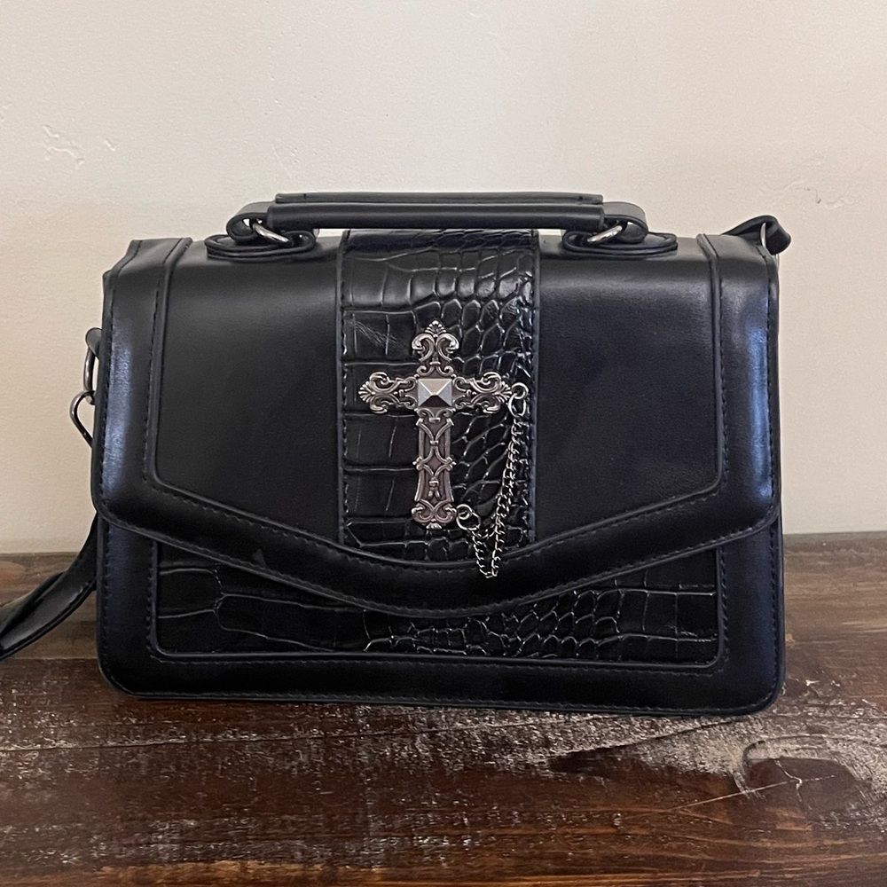 Black cross Crossbody handle purse handbag 9.5” x 6”